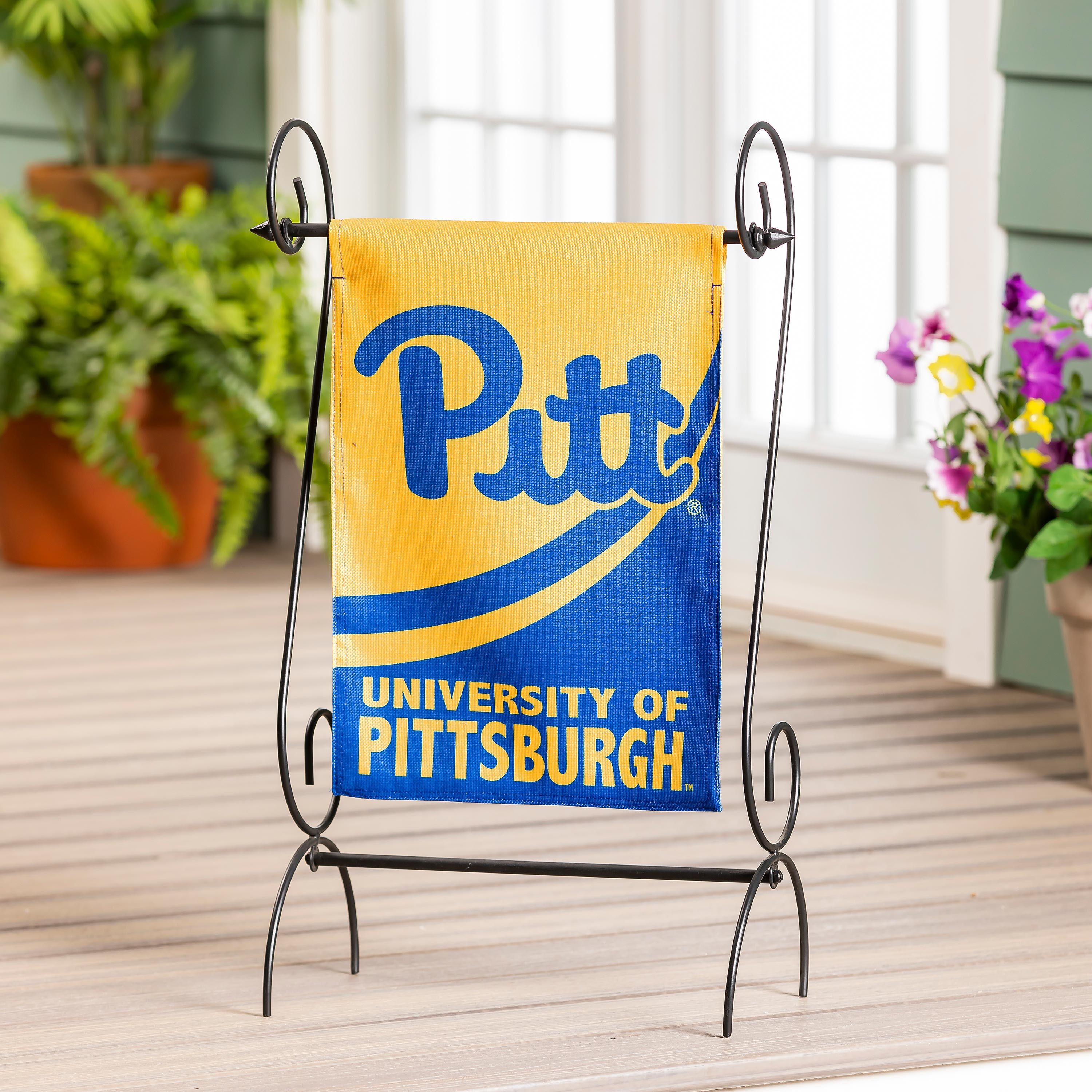 University of Pittsburgh Burlap Flag GDN Size