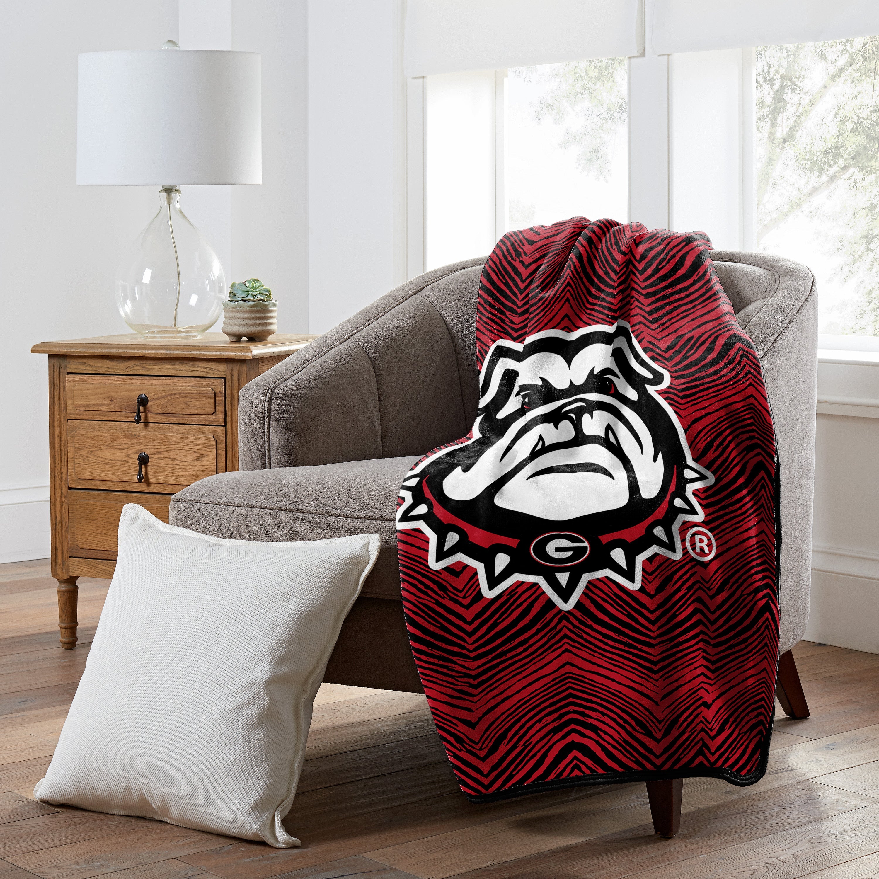 Zubaz x Northwest NCAA Georgia Bulldogs Zubified Raschel Throw Blanket