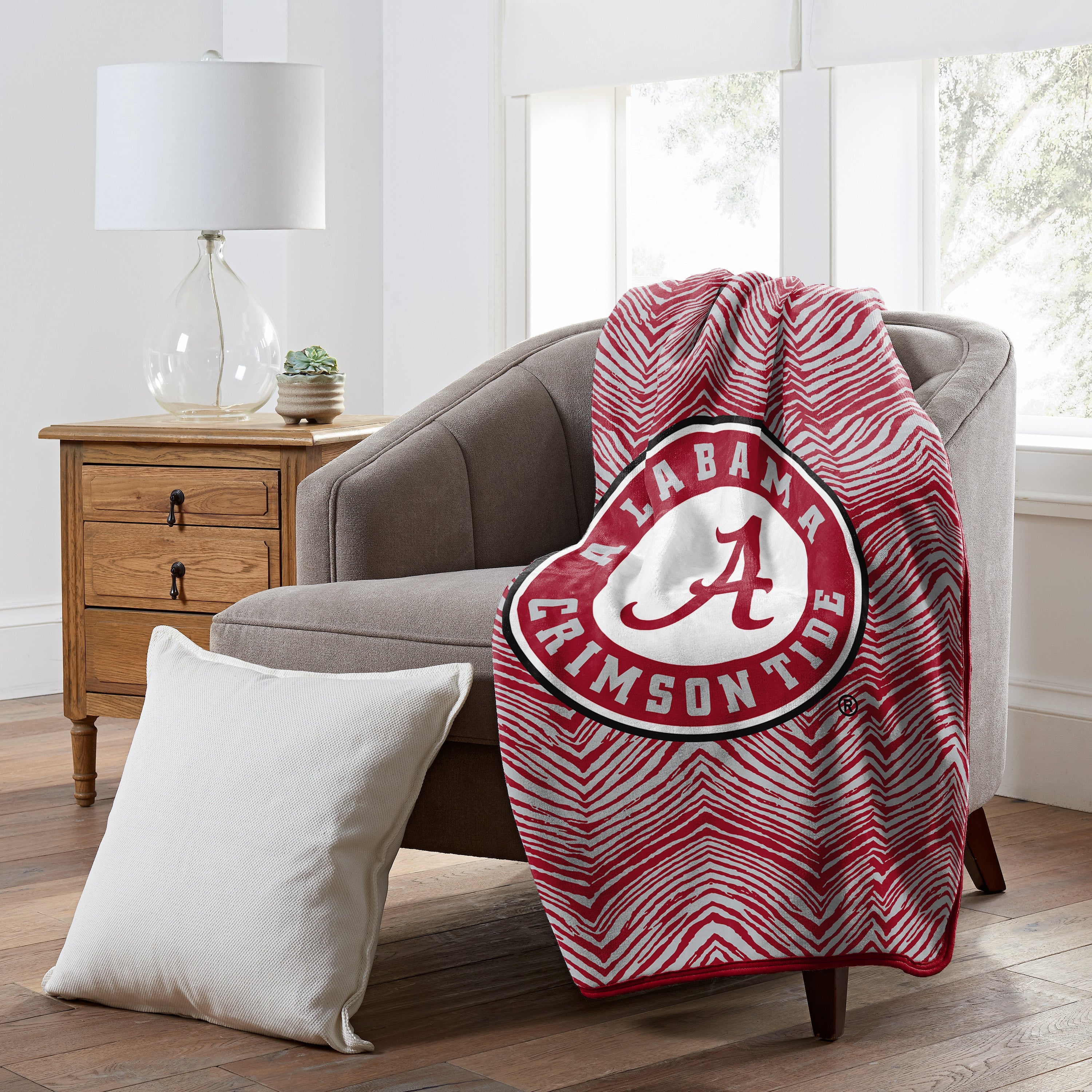 Zubaz x Northwest NCAA Alabama Crimson Tide Zubified Raschel Throw Blanket