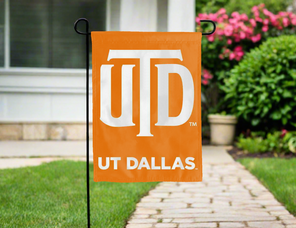 UT Dallas - Comets Garden Flag